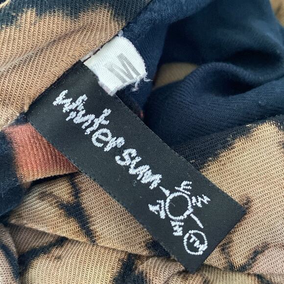 Winter Sun Black Leaf Print Button Down Rayon Shirt size medium - Picture 6 of 6